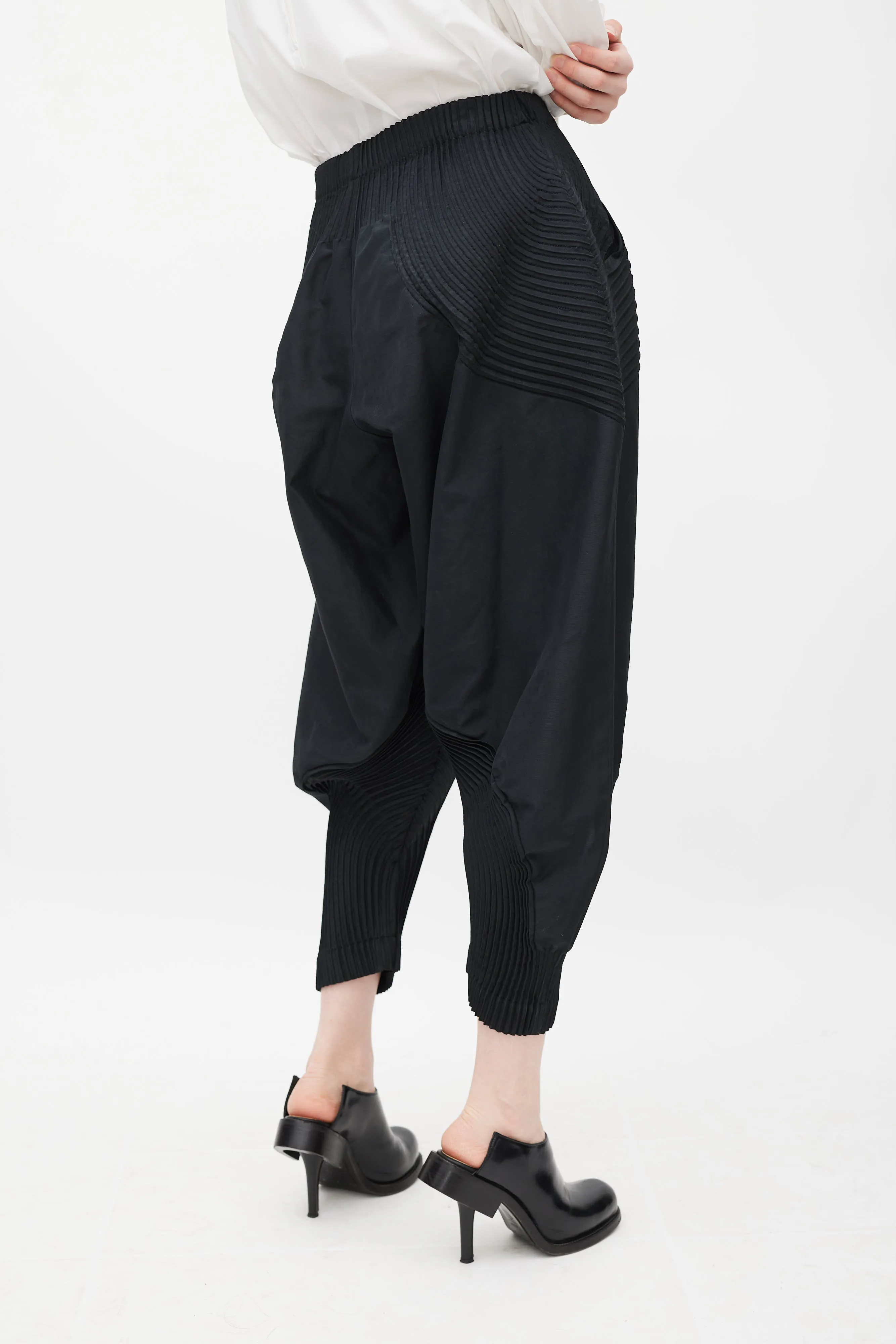 Black Pleated Balloon Trouser