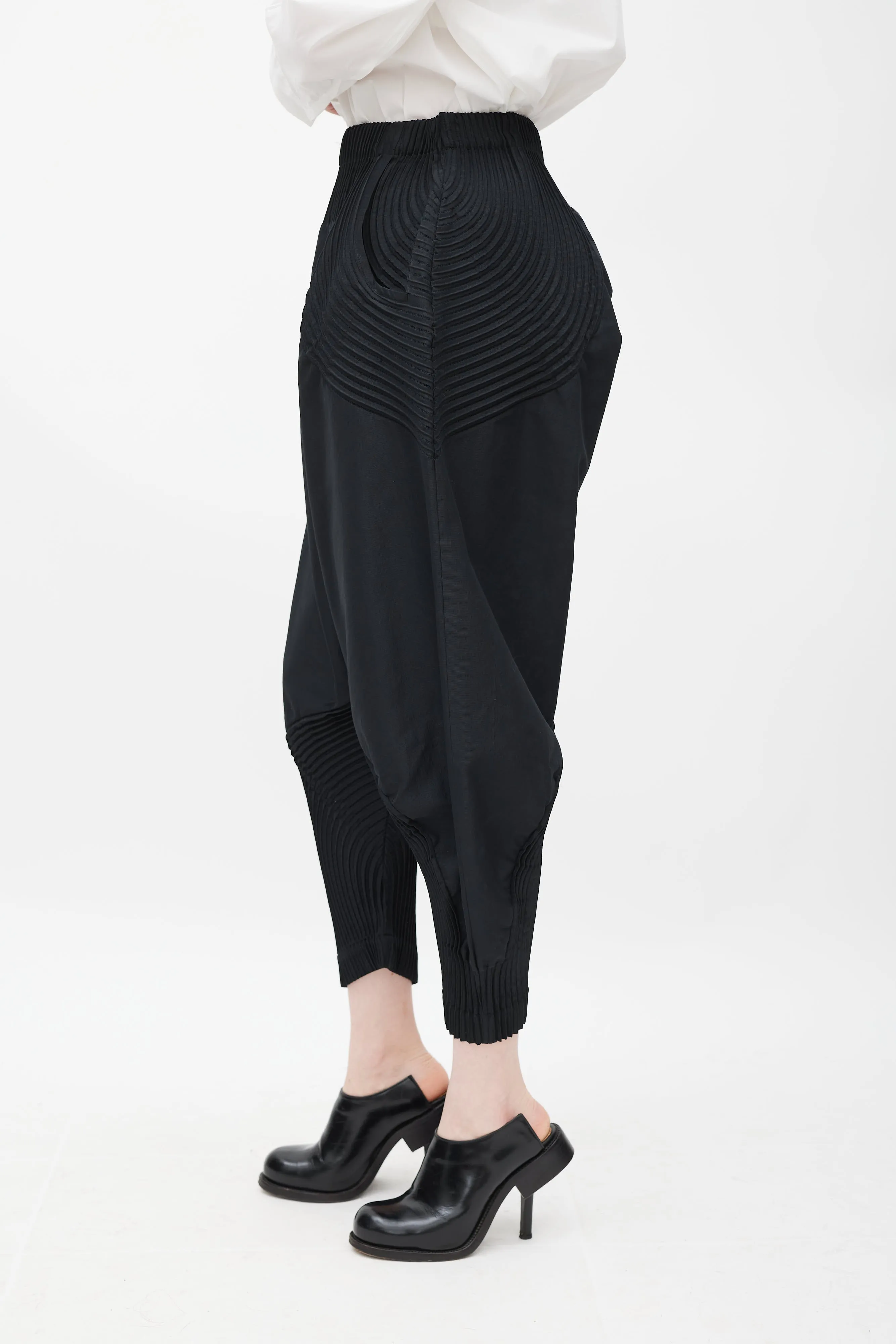 Black Pleated Balloon Trouser