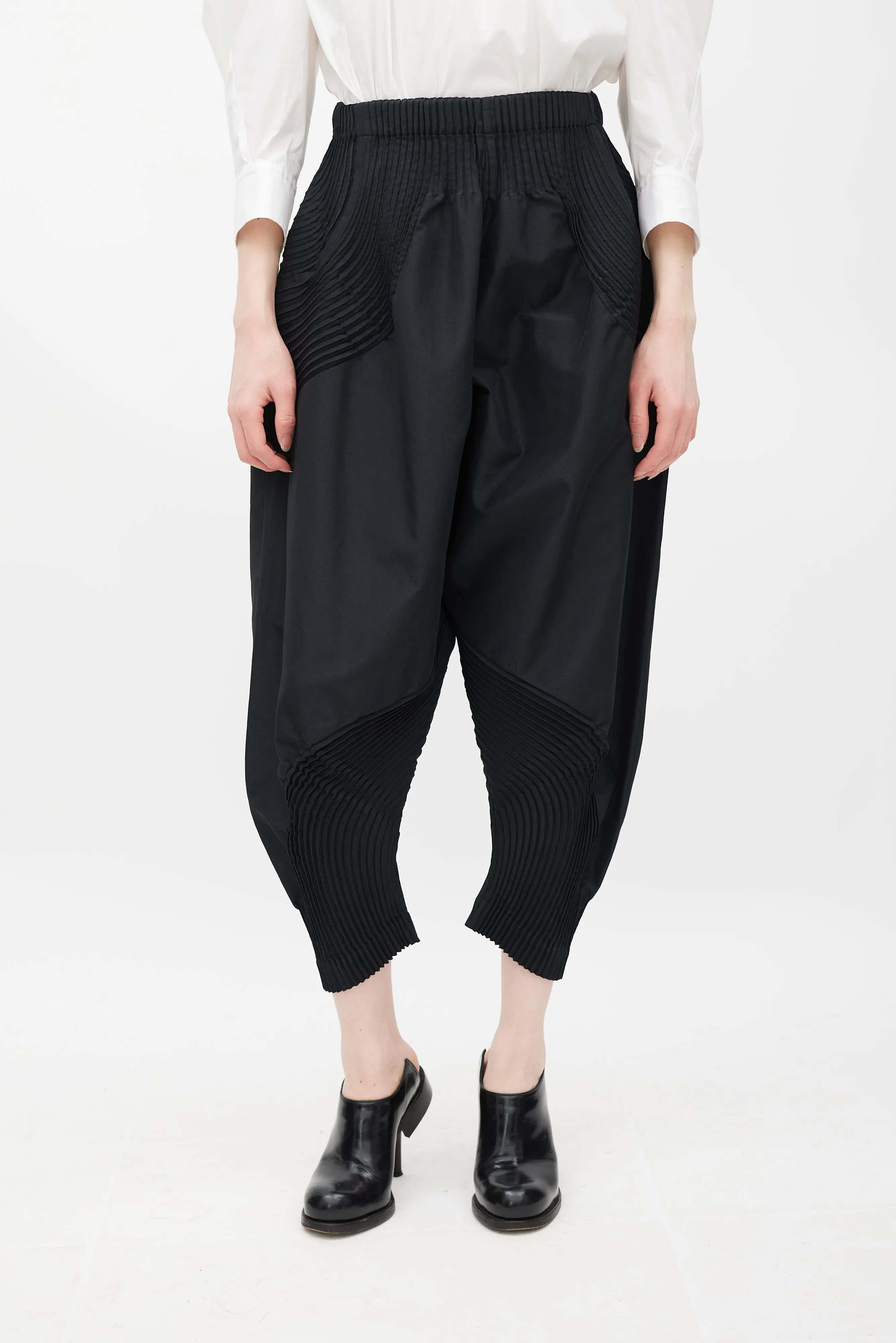 Black Pleated Balloon Trouser