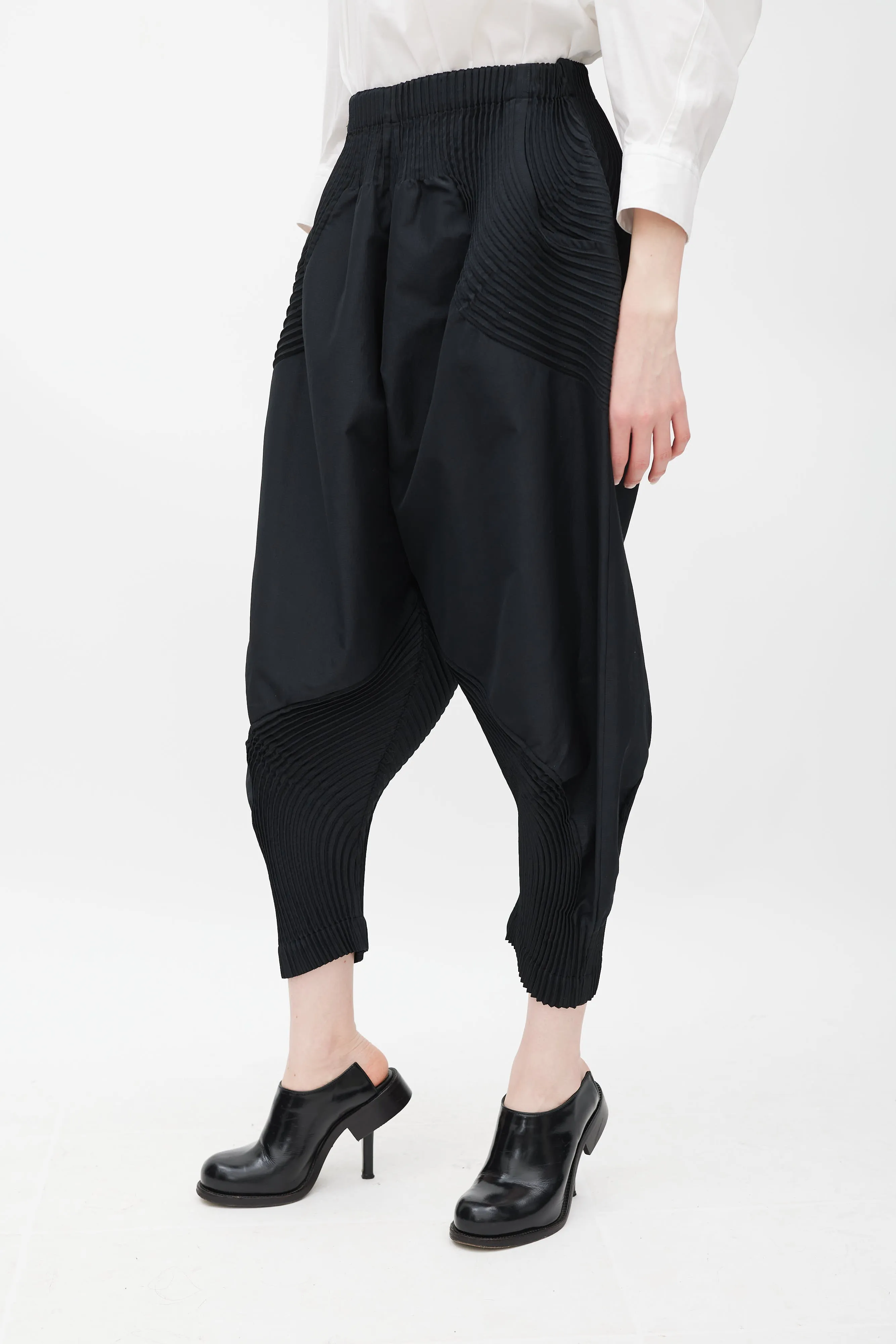 Black Pleated Balloon Trouser
