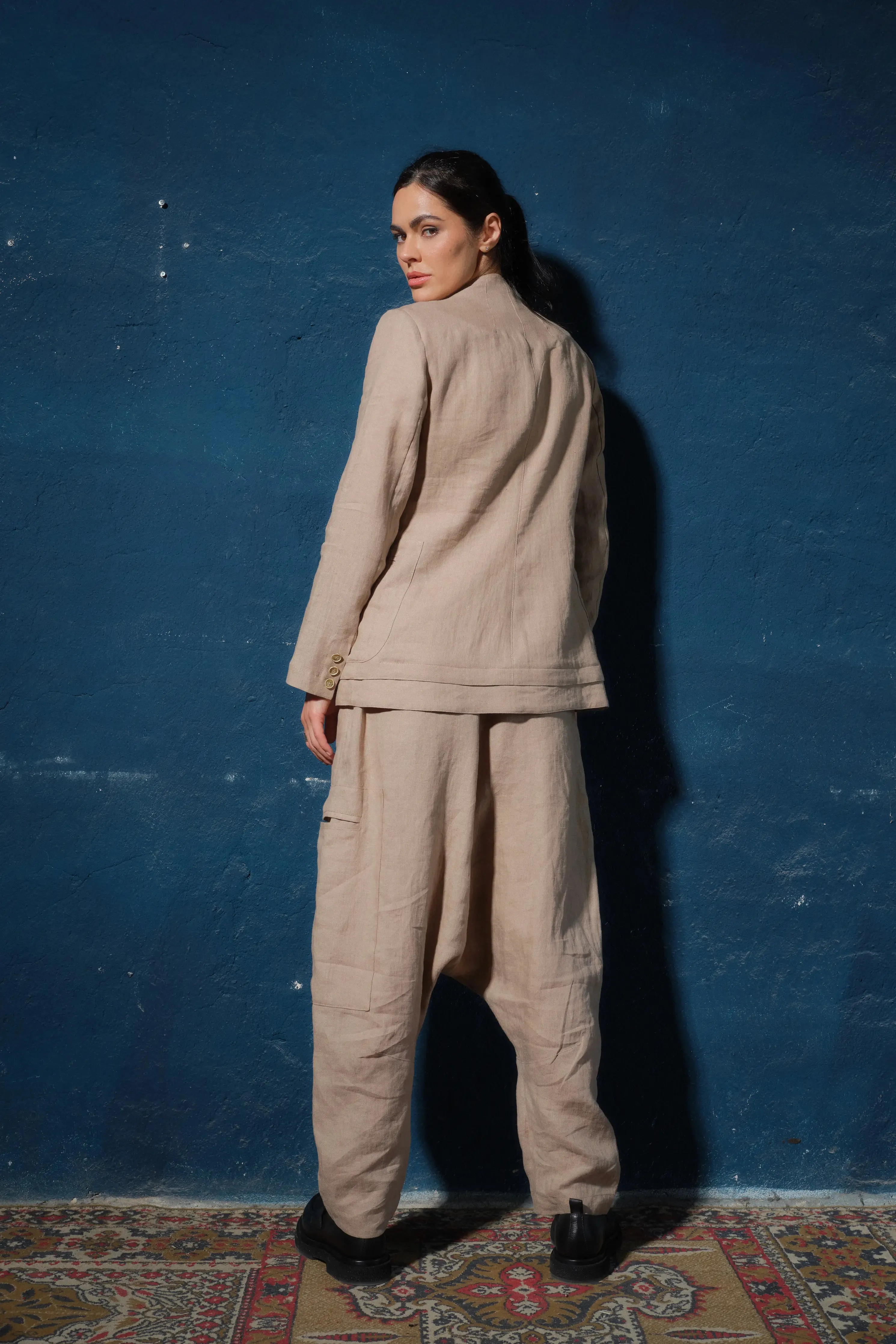Exclusive Women's Linen Blazer with Dual Lapels and a Touch of Glamour
