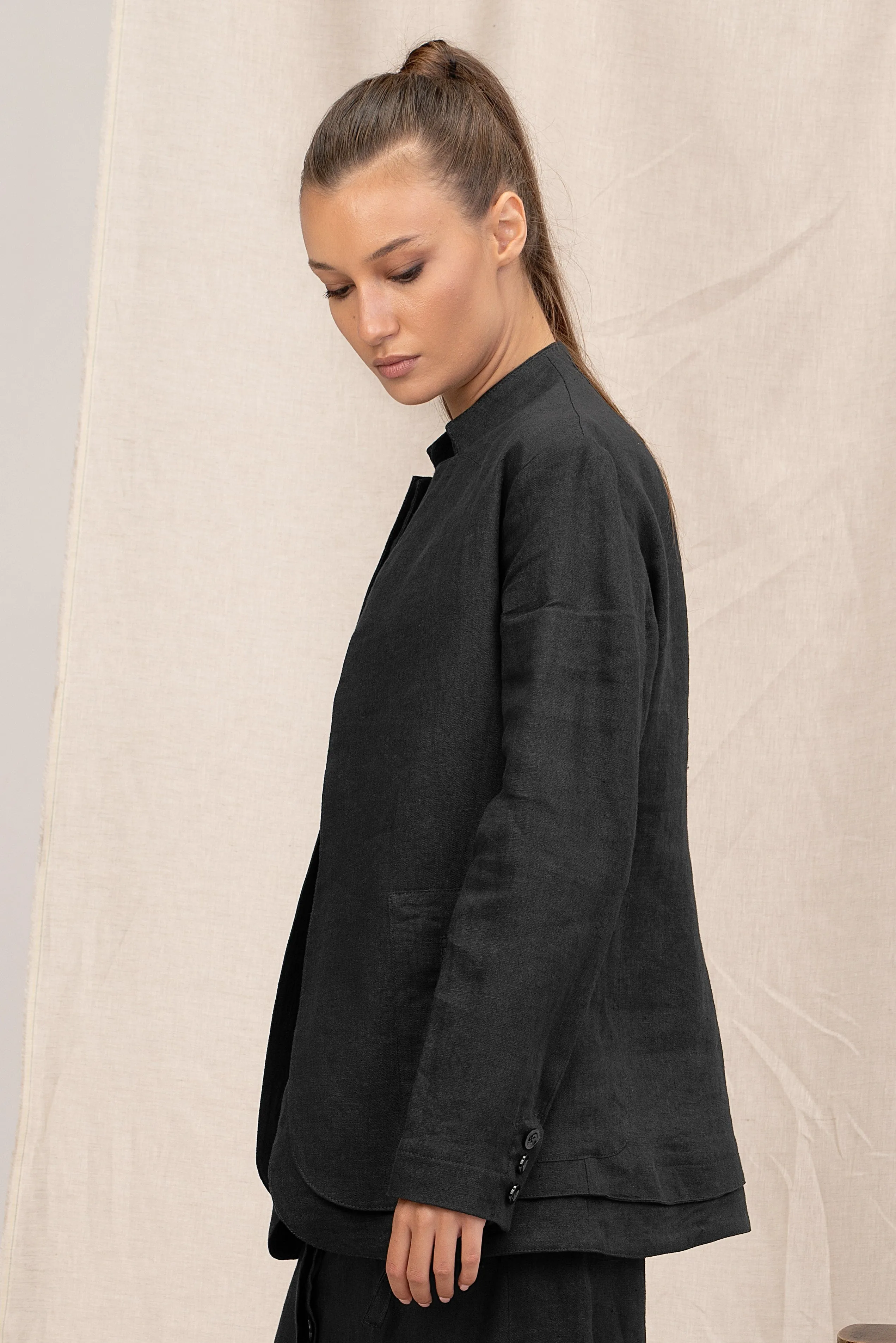 Extravagant Linen Blazer with Double Lapels