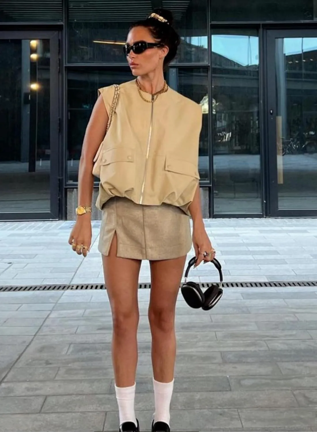 Women's Oversized Cargo Vest Casual Full Zip Up Ruched Hem Sleeveless Blazer Jackets Tops with Pockets